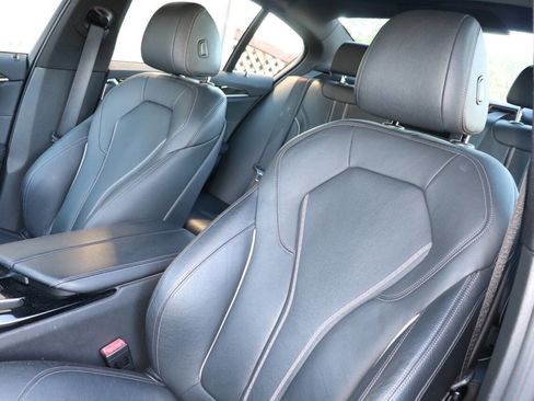 Used 2019 BMW 530i w/ Convenience Package image 20