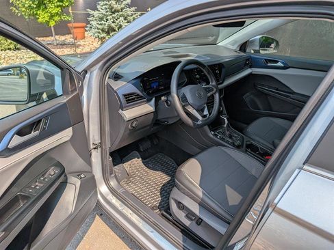 Certified 2024 Volkswagen Taos SE w/ Panoramic Sunroof Package image 23