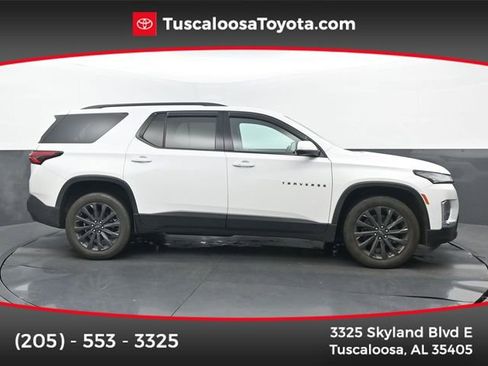 Used 2023 Chevrolet Traverse RS image 1