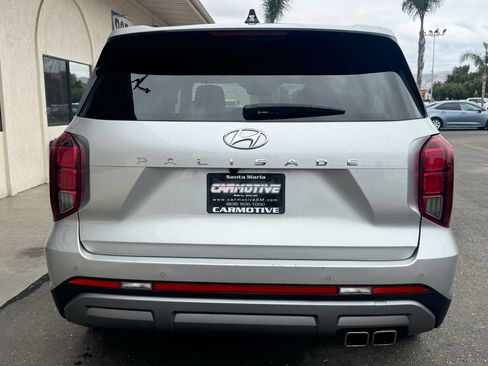 Used 2024 Hyundai Palisade Limited FWD image 5