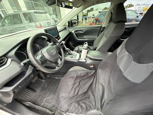 Used 2021 Toyota RAV4 XLE w/ Convenience Package AWD/4WD image 9