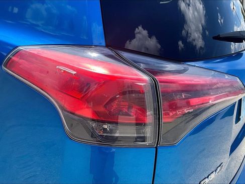 Used 2018 Toyota RAV4 XLE FWD image 31