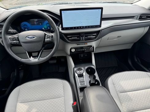 Used 2025 Ford Escape Active w/ Active Premium Tech Pack AWD/4WD image 31