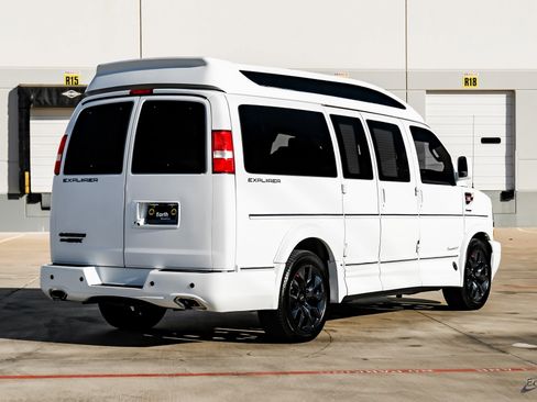 Used 2023 Chevrolet Express 2500 image 13