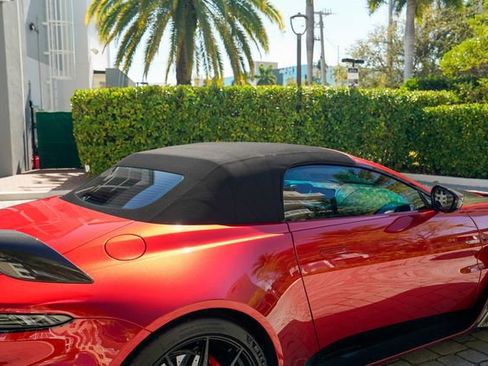 Used 2023 Aston Martin V12 Vantage Roadster image 42