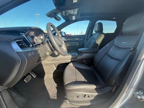 Certified 2024 Cadillac XT5 Sportv w/ Technology Package image 30