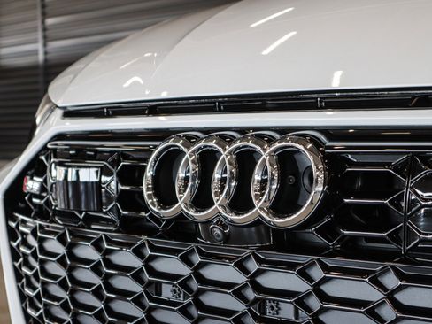 New 2025 Audi RS 6 performance image 33