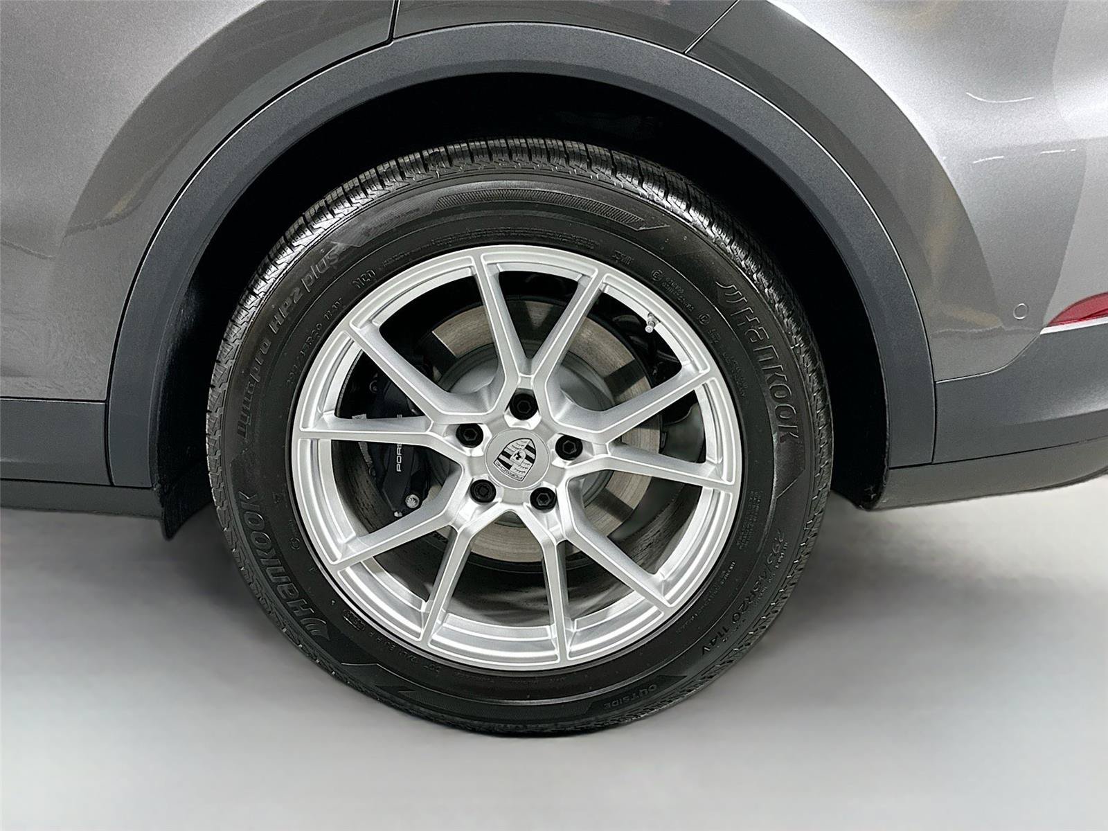 Certified 2026 Porsche Cayenne AWD/4WD image 4