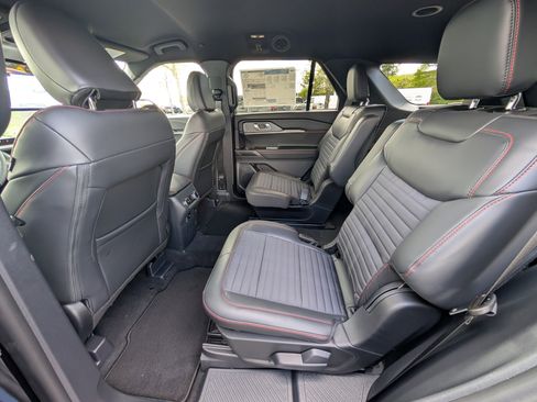 New 2026 Ford Explorer ST-Line image 12