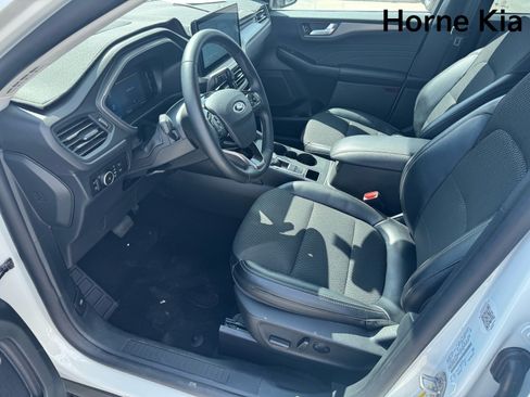 Used 2025 Ford Escape SE FWD image 9