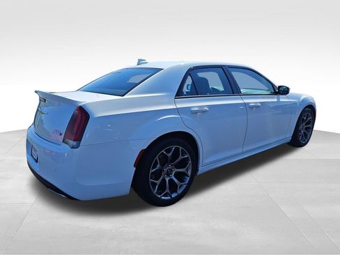 Used 2018 Chrysler 300 S w/ 300S Premium Group RWD image 5
