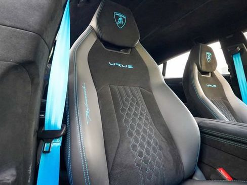 Used 2023 Lamborghini Urus Performante image 92