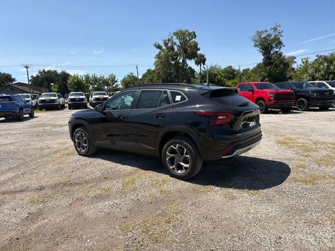 New 2026 Chevrolet Trax LT w/ LT Convenience Package FWD image 6