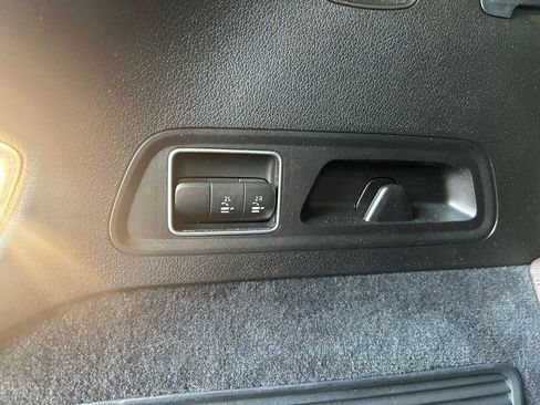 Used 2023 Mercedes-Benz GLS 450 4MATIC image 40