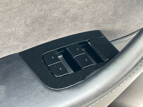 Used 2020 Tesla Model Y Long Range image 14