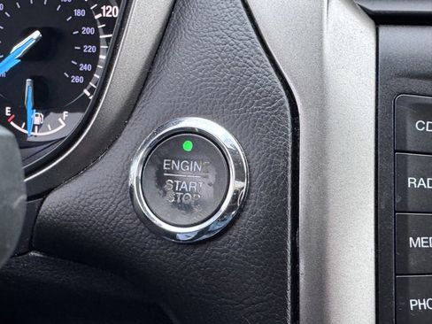 Used 2017 Ford Fusion SE image 24