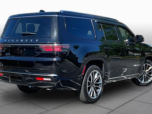 Used 2025 Jeep Wagoneer Series III w/ Premium Group I AWD/4WD image 12