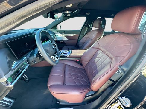 Used 2024 BMW 760i xDrive image 21