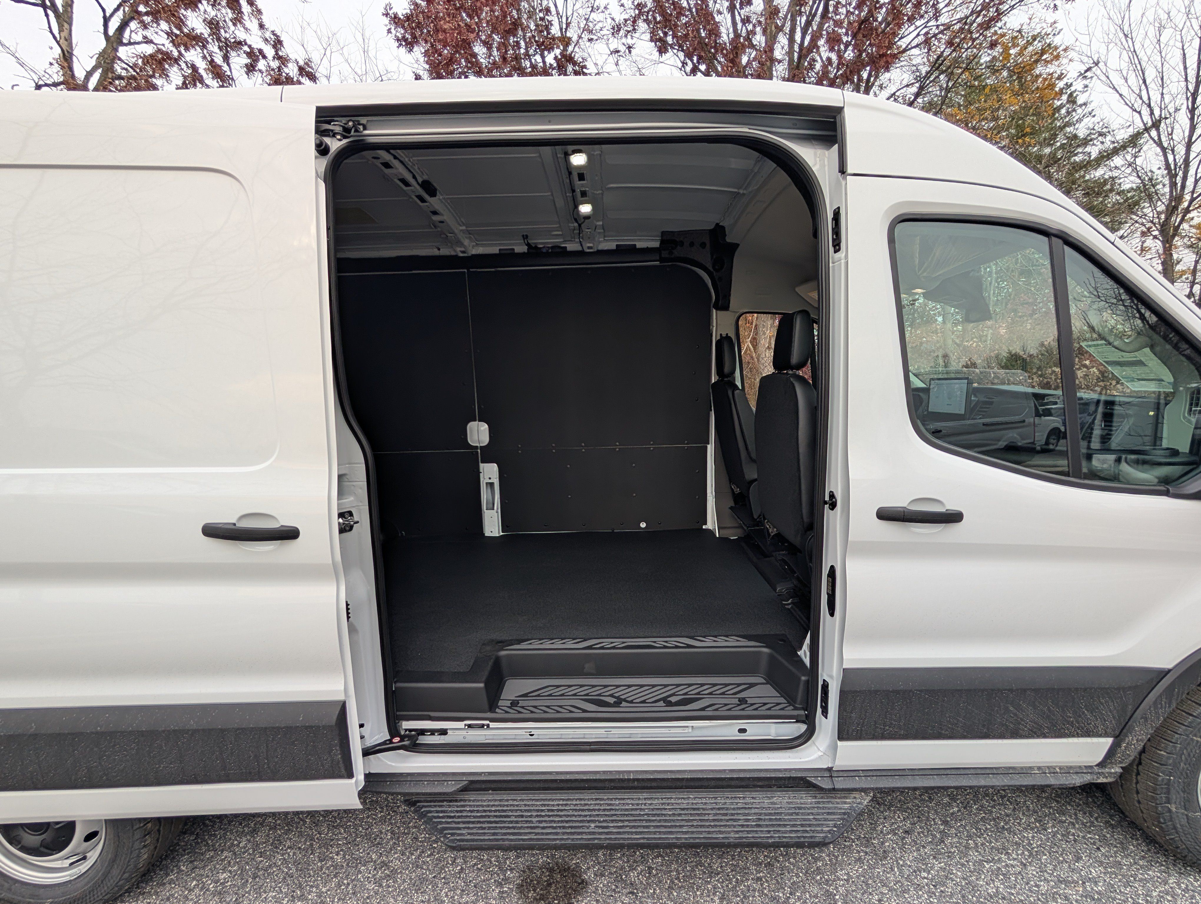 New 2026 Ford Transit 250 148 Medium Roof w/ Load Area Protection Package RWD image 7