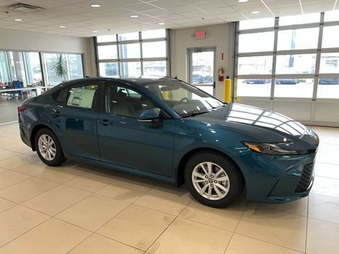 New 2026 Toyota Camry LE w/ Convenience Package FWD image 1