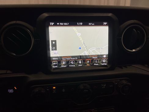 Used 2021 Jeep Gladiator Overland w/ Popular Equipment Package AWD/4WD image 22