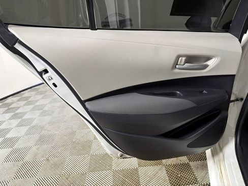 Used 2020 Toyota Corolla LE image 21