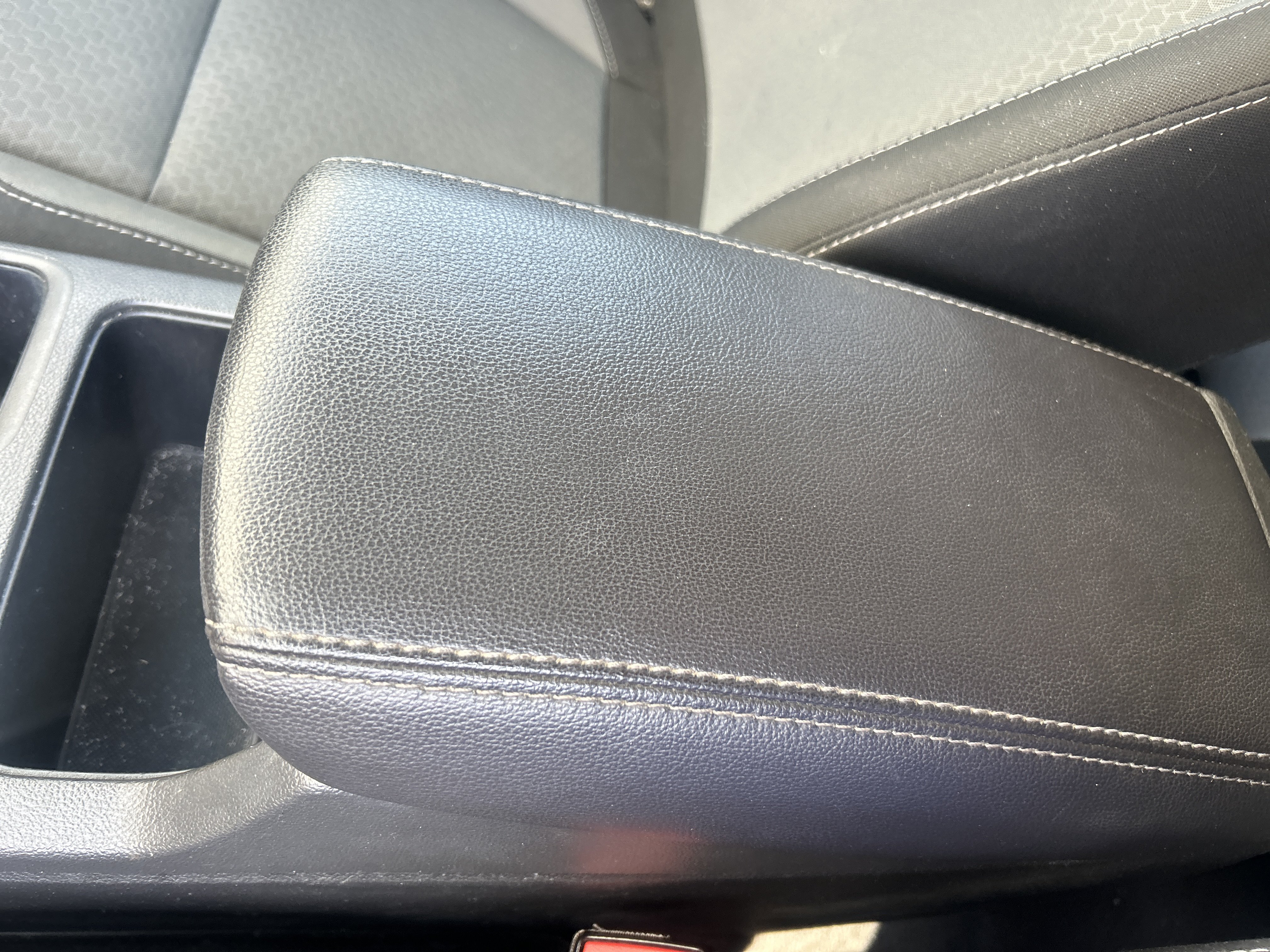 Used 2018 Ford Escape SE FWD image 23