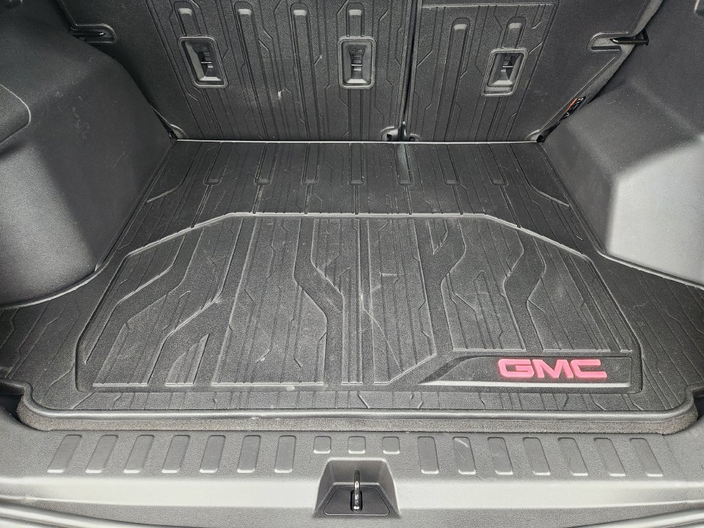 Used 2023 GMC Terrain SLE w/ Driver Convenience Package FWD image 31