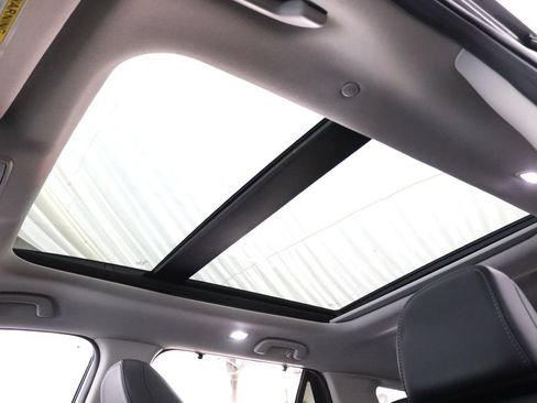 Used 2024 Honda Pilot Touring image 28