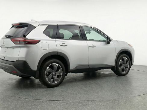 Used 2025 Nissan Rogue SV image 9