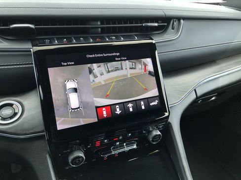 Used 2023 Jeep Grand Cherokee L Overland w/ Advanced Protech Group III image 30