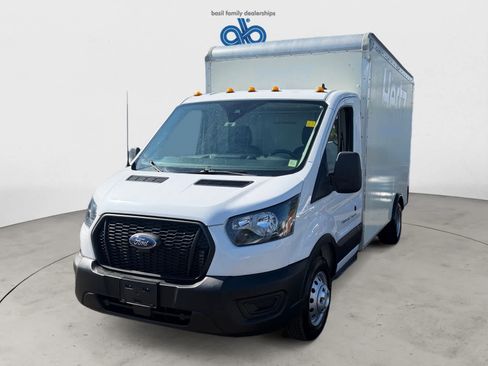 Used 2022 Ford Transit 350 DRW RWD image 2