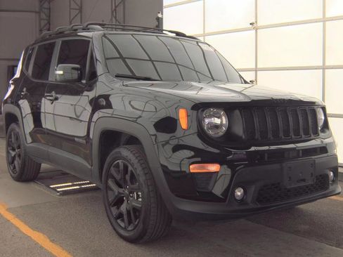 Used 2023 Jeep Renegade Altitude image 2