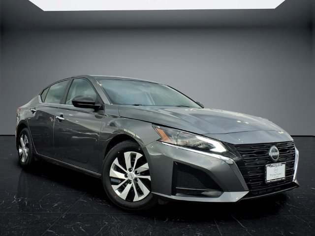 Certified 2025 Nissan Altima 2.5 S FWD image 1