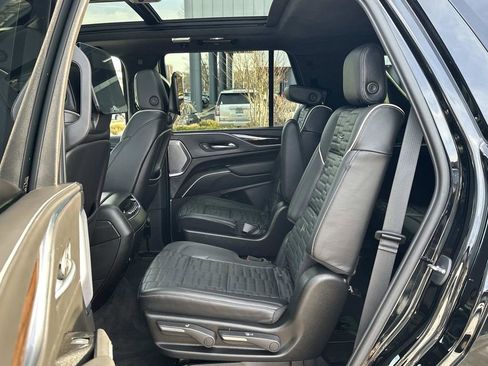 Used 2023 Cadillac Escalade Sport Platinum w/ LPO, ONYX Package image 26