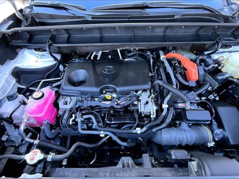 Used 2021 Toyota Highlander XLE image 31