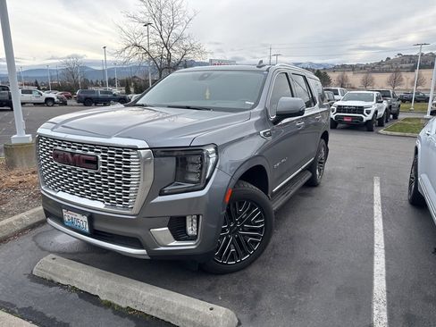 Used 2021 GMC Yukon Denali image 2