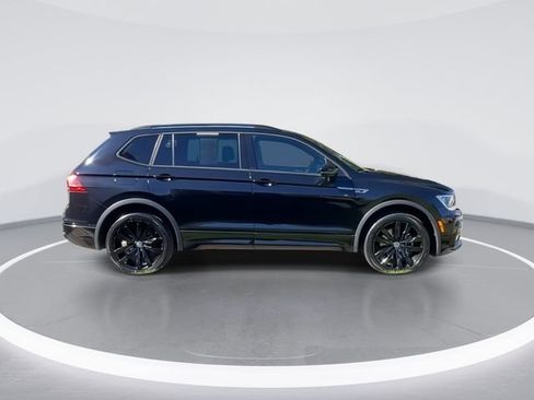 Certified 2021 Volkswagen Tiguan SE R-Line image 9