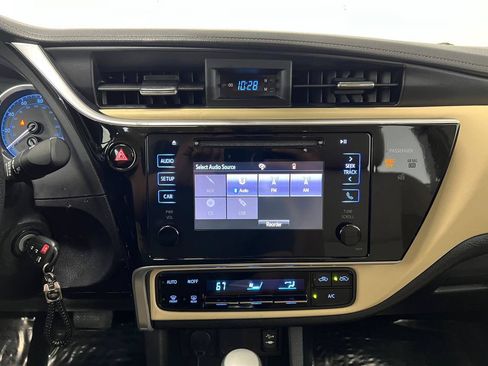Used 2017 Toyota Corolla LE FWD image 17