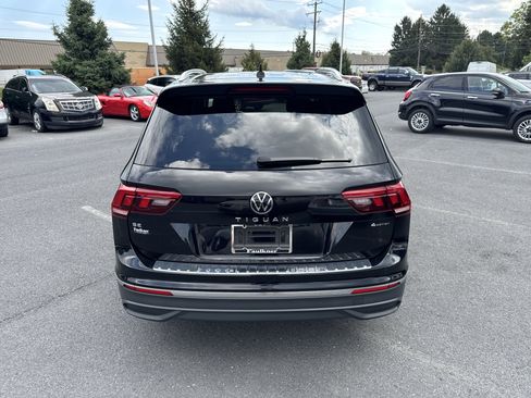 Used 2024 Volkswagen Tiguan SE w/ Panoramic Sunroof Package AWD/4WD image 29