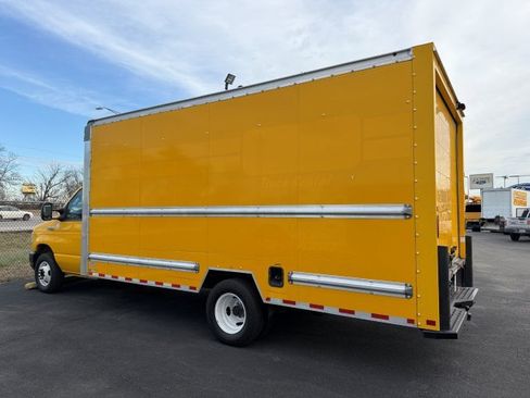 Used 2022 Ford E-350 and Econoline 350 Super Duty RWD image 5