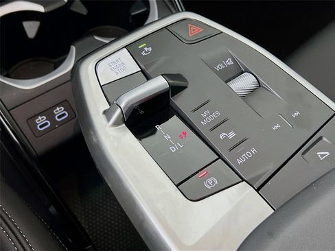 Used 2025 BMW X1 xDrive28i w/ Technology Package image 16