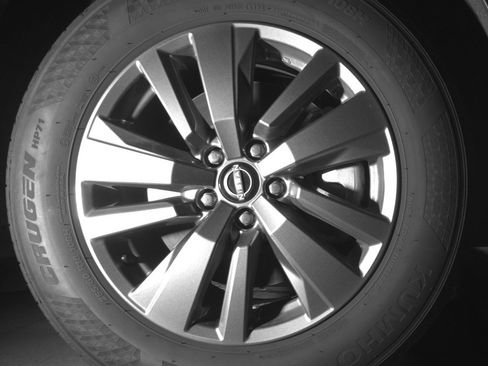 Used 2025 Nissan Pathfinder SV image 13