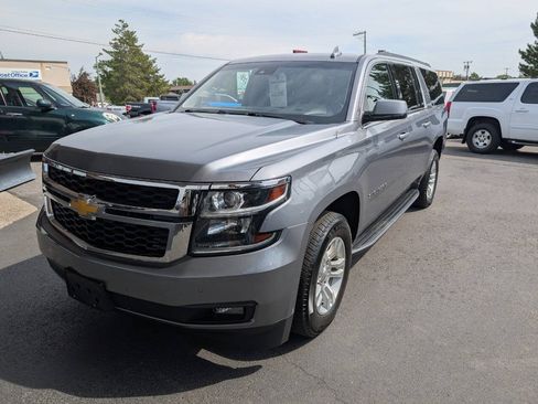 Used 2019 Chevrolet Suburban LT AWD/4WD image 3