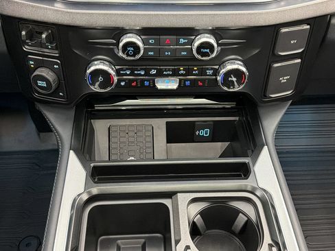 Used 2026 Ford F450 Platinum w/ FX4 Off-Road Package AWD/4WD image 24