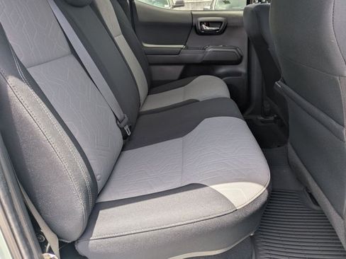 Used 2022 Toyota Tacoma TRD Sport w/ Technology Package RWD image 17