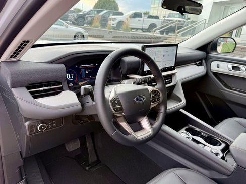 New 2026 Ford Explorer Active w/ Active Comfort Package image 8