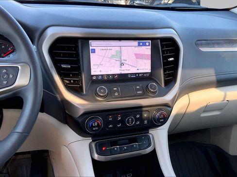 Used 2023 GMC Acadia Denali w/ Denali Ultimate Package AWD/4WD image 7