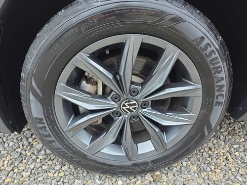 Used 2022 Volkswagen Tiguan SE AWD/4WD image 10