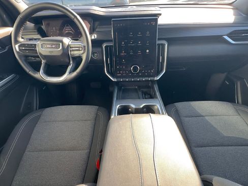 Used 2025 GMC Acadia Elevation image 12